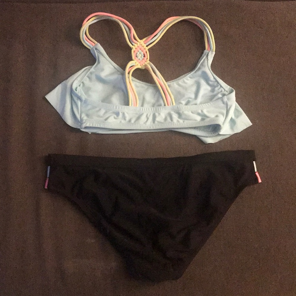 Bikini set - Picture 2 of 2